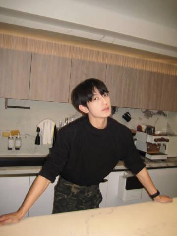 江衡李沛恩腊八营业江衡李沛恩腊八吃腊八粥 哇！ 江衡李沛恩腊八营业! 