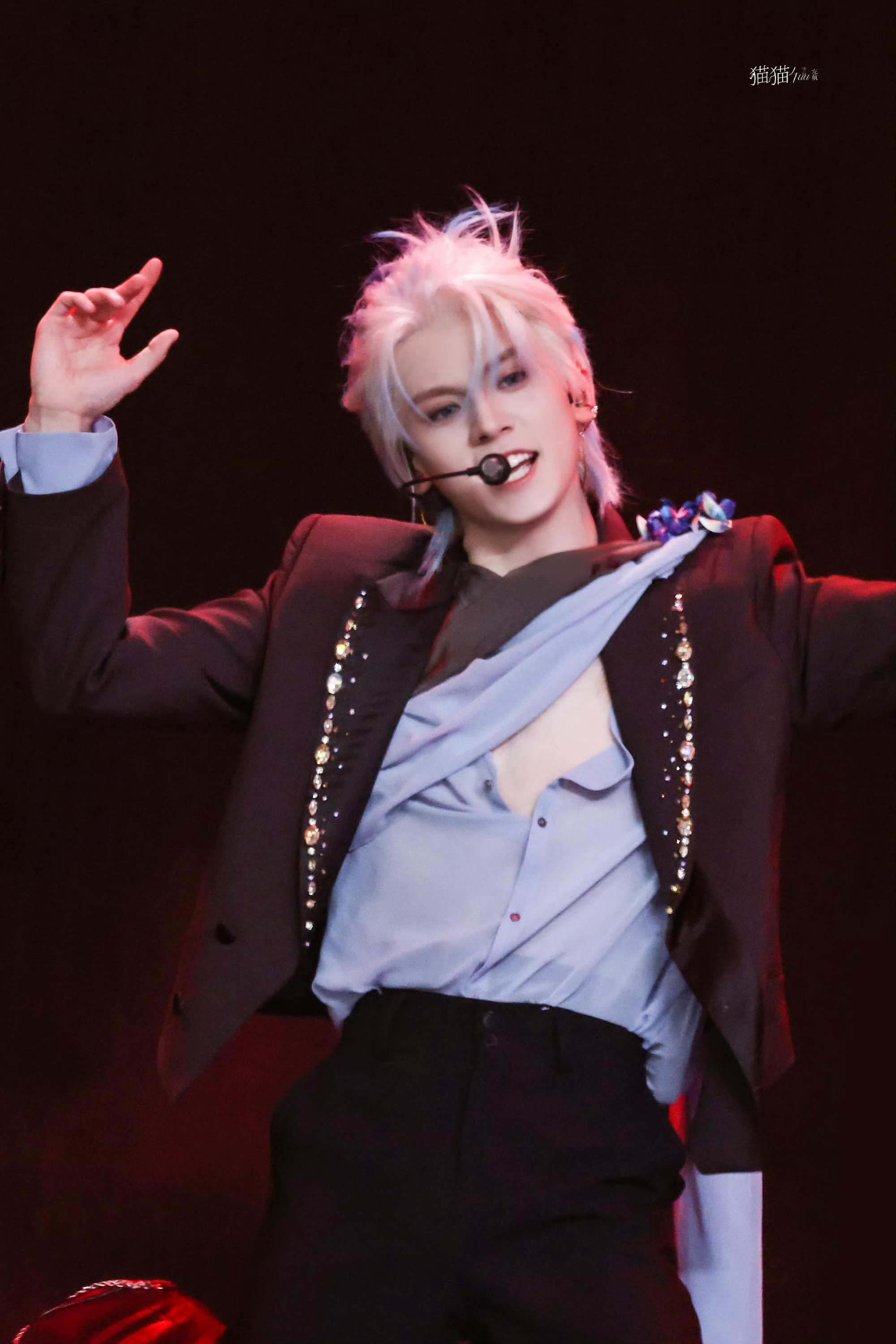 TOP透视装 TOP登陆少年今天演唱会路透朱志鑫、张泽禹、张极、左航、苏新皓蓝色