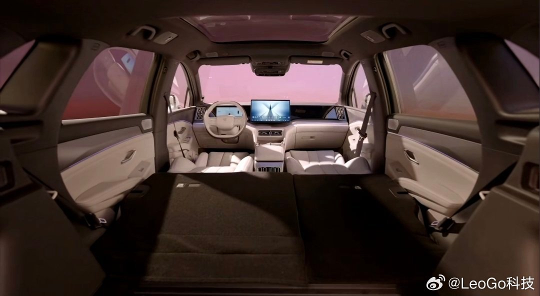 宋Ultra EV开始了！作为王朝网首款B级纯电SUV，我真的喜欢它的颜值哈！关