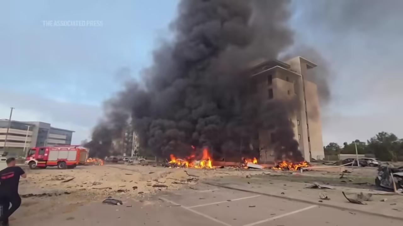 伊朗警告数小时后 卡塔尔拉斯拉凡工业城遭导弹袭击【伊朗警告数小时后 卡塔尔拉斯拉