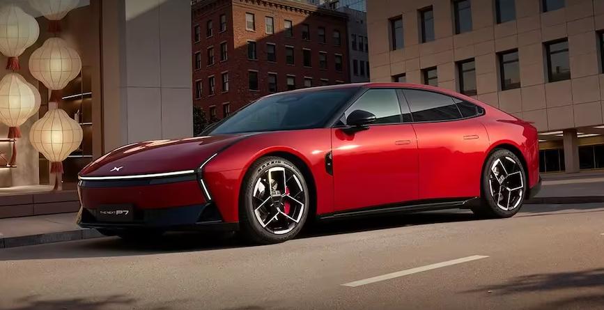 小鹏P7新增Max版车型，起售价20.38万元。
新车标配1颗图灵芯片，相较此前