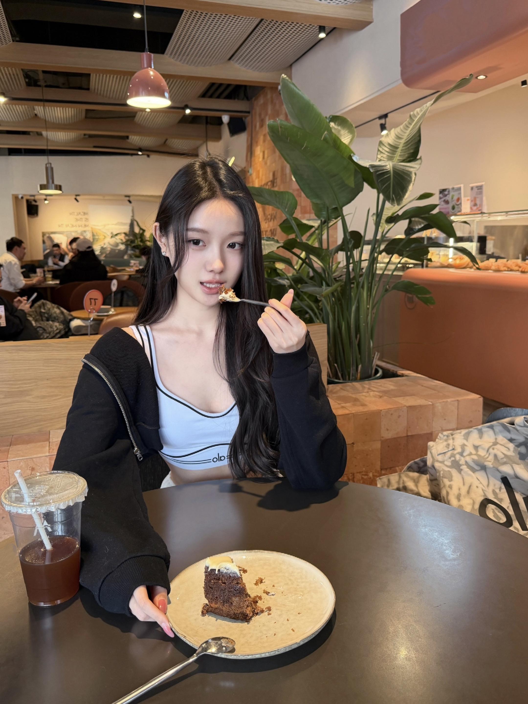 언니 보고 싶어요…