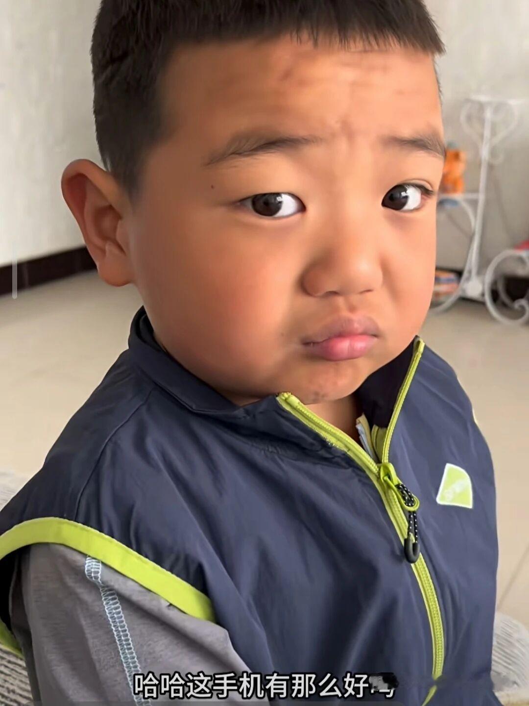 各家有各家的难处，孩子健康就是最大的福报

刚刚刷到
这个孩子的爸爸妈妈在直播，