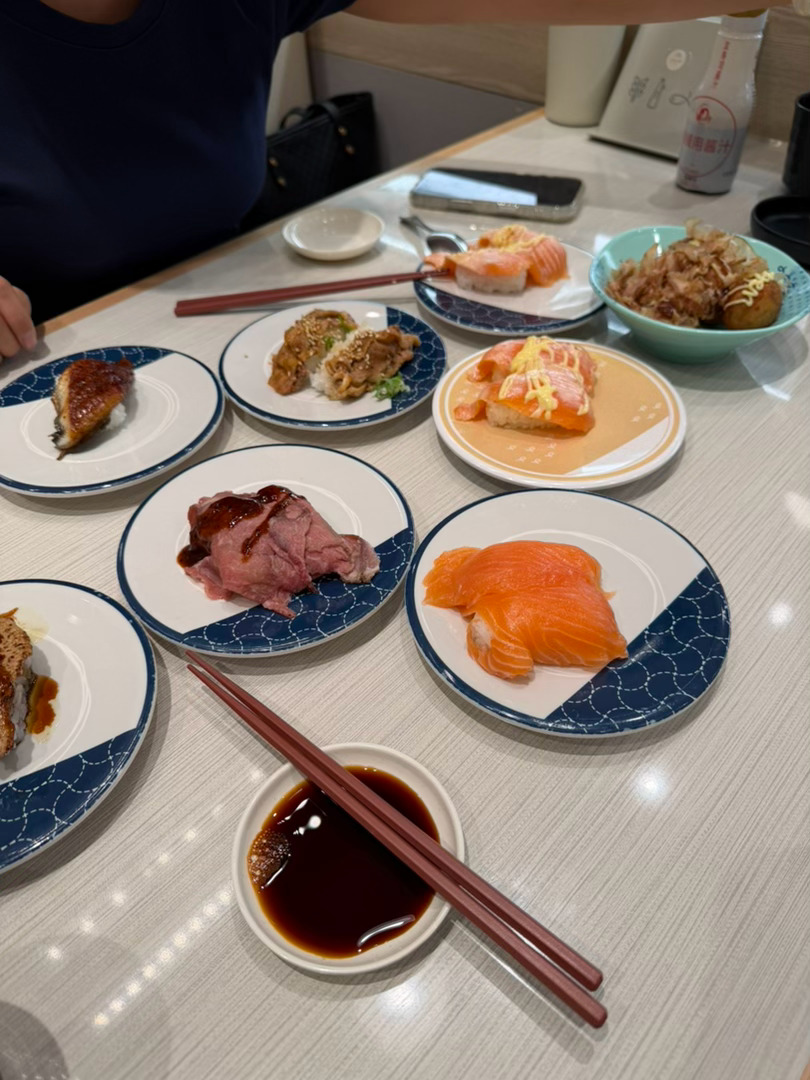 第一次来吃滨寿司，以为是先点再下单，结果点完发现删不了，点了就直接下单同时右手边