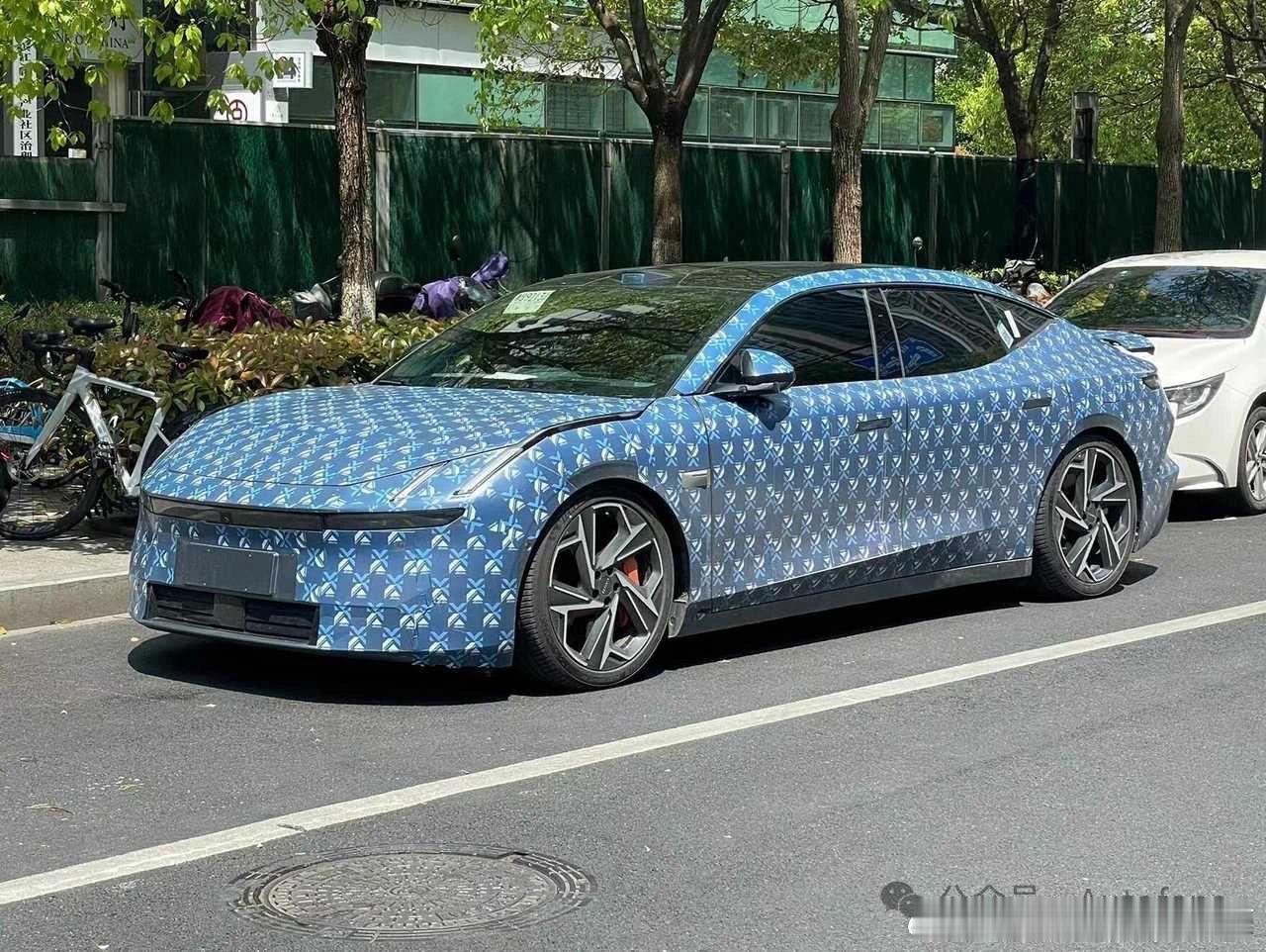#这是你要的潮车吗# 领克E371新图，整体用的领克07的设计语言#汽车# ​​