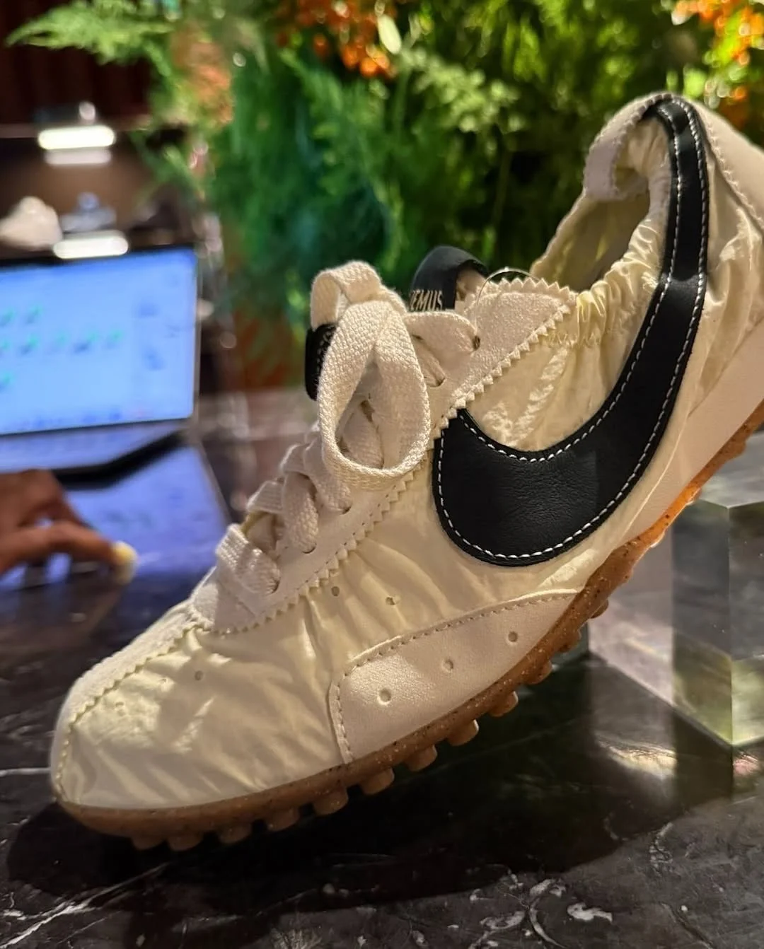 JACQUEMUS x Nike Moon Shoes 联名鞋款
