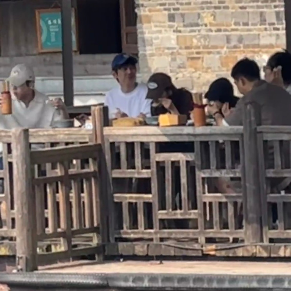 宝宝吃饭超香的杨超越向往的生活 ​​​