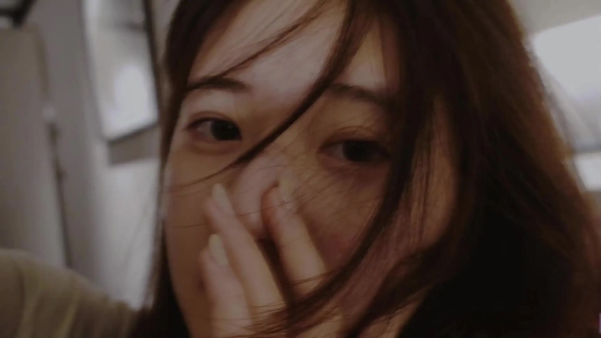 总想要透过你眼睛，去寻找最原始的野性