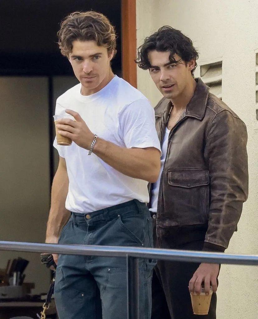 刚刚离婚的 Joe Jonas（乔·乔纳斯）最近被拍到与同为演员的 Spence