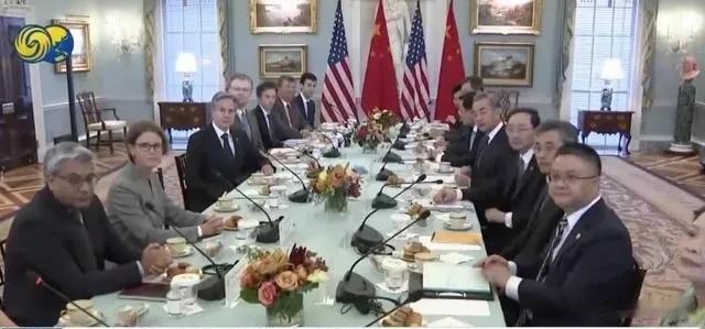 拜登与王毅会晤一个小时，认为取得积极进展。美国总统国家安全事务助理沙利文、美国国
