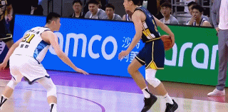 越打越好！CBA广东击溃广厦，崔永熙11分+3板+2助+2断+1帽，替补出场20