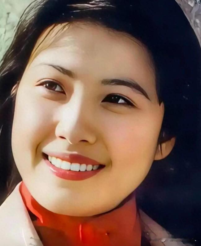 被丁克耽误半生，51岁她拼命生下一儿一女，如今活成女人的羡慕。

麻烦各位读者点