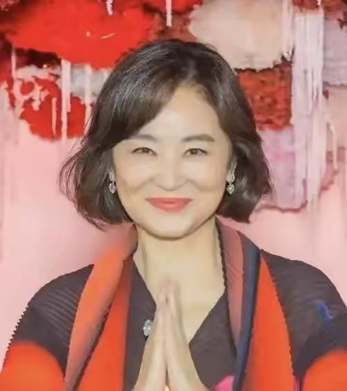 谢贤离世，
林青霞却冲上了热搜！
​谁也没想到，谢贤离世前把遗产作了分配，遗嘱出
