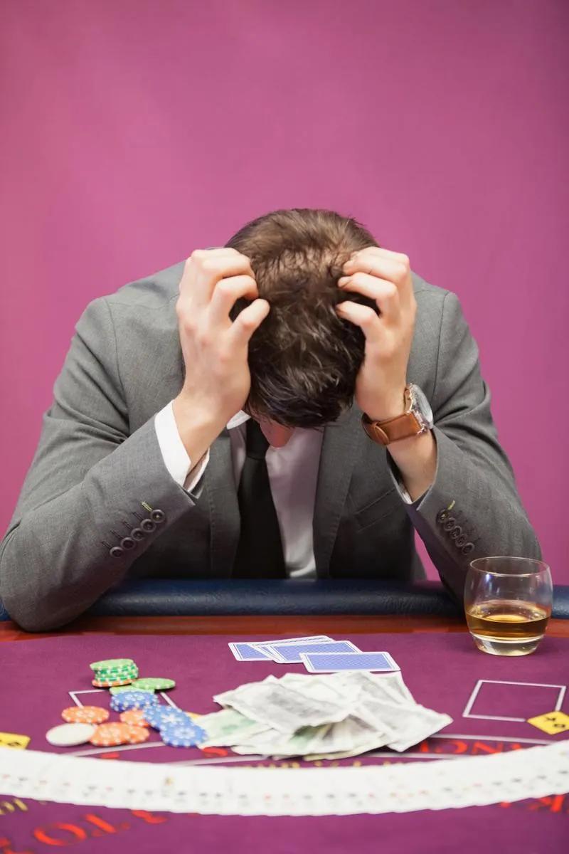 你一个月工资一两万，也比不过人家公积金一个月就有4000。这句话听起来不仅刺耳，