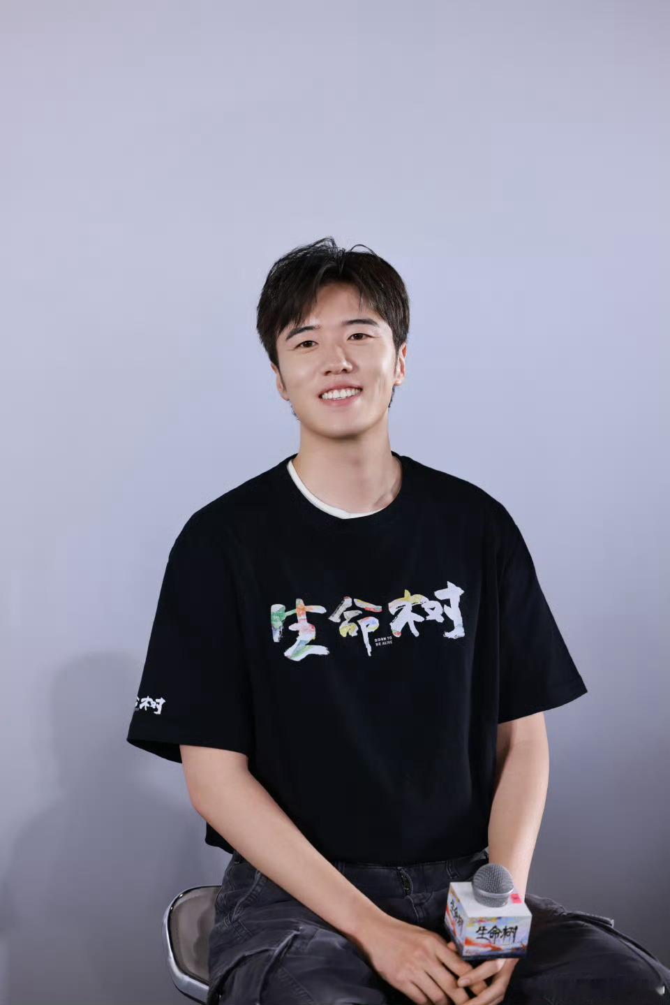 张哲华演技 满载的生命力演技真的满载生命力，每个表情每个动作都经得起琢磨。他能让