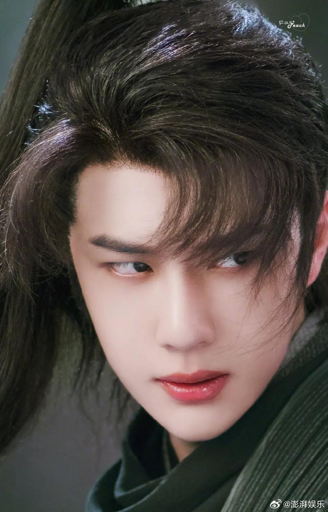 王一博爆料人 当个乐子看就行爆料人自曝身份证还穿帮技术漏洞，伪造聊天记录硬编王一