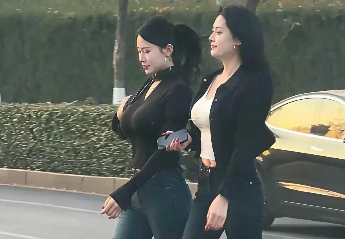 感受一下山东女人的身高，这就是过膝靴的威力吗 ​​​