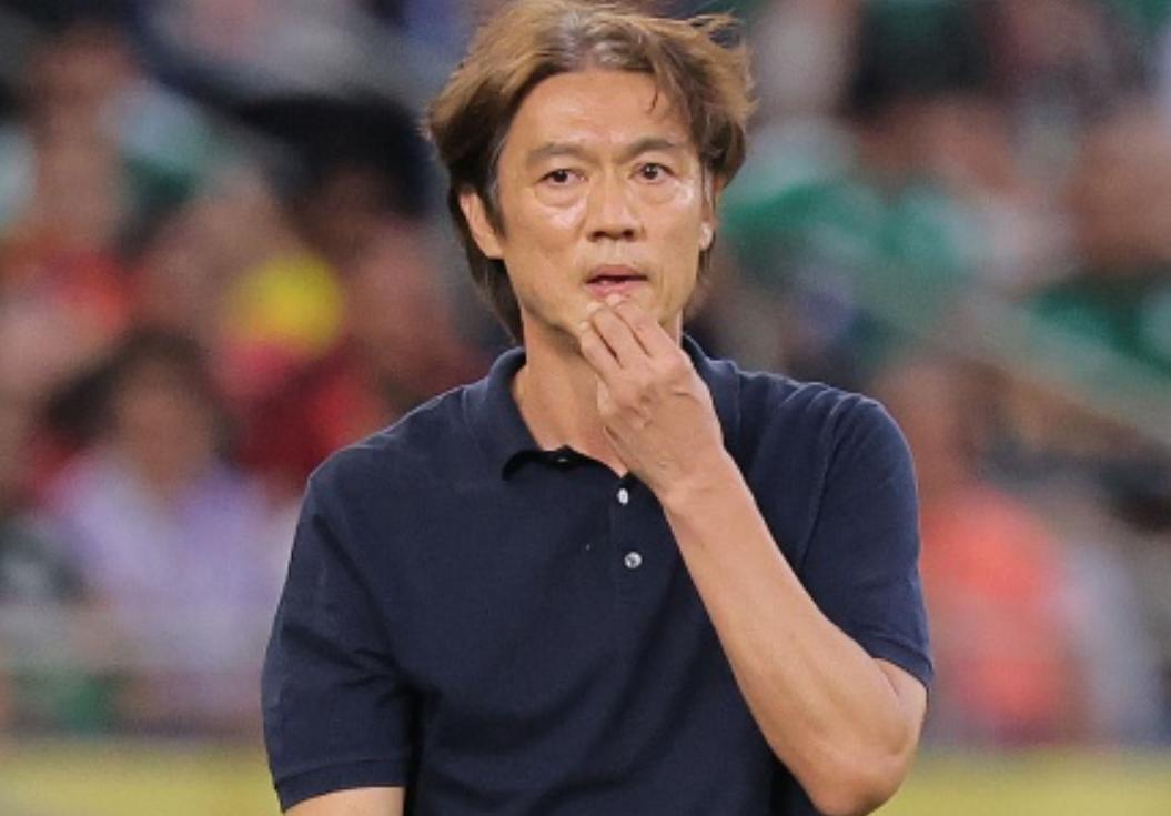 总统公开批评！韩国世界杯出局反应为何这么大？朋友的对话揭原委
就在刚刚，韩国总统