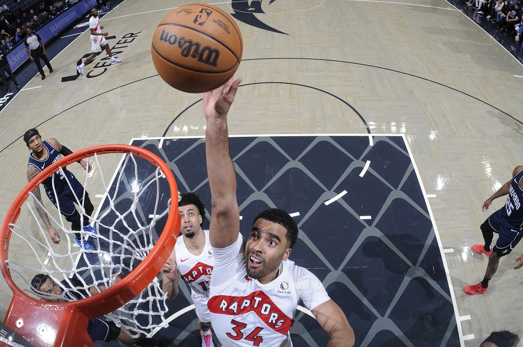 琼泰-波特涉嫌违规博彩，正在被联盟调查。NBA总裁萧华在今天的讲话中表示，琼泰-