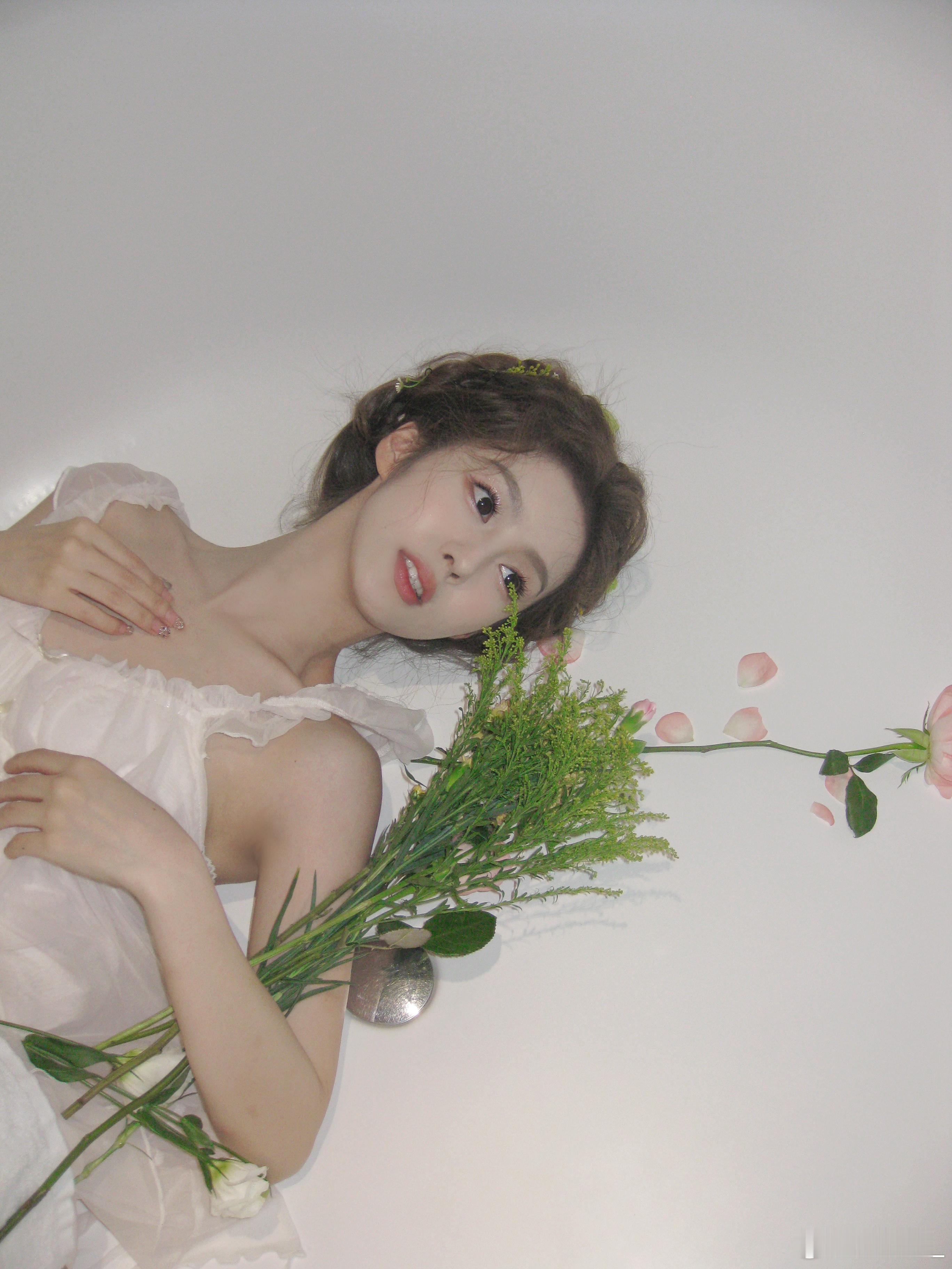 小小花仙子🛁💐 ​​​