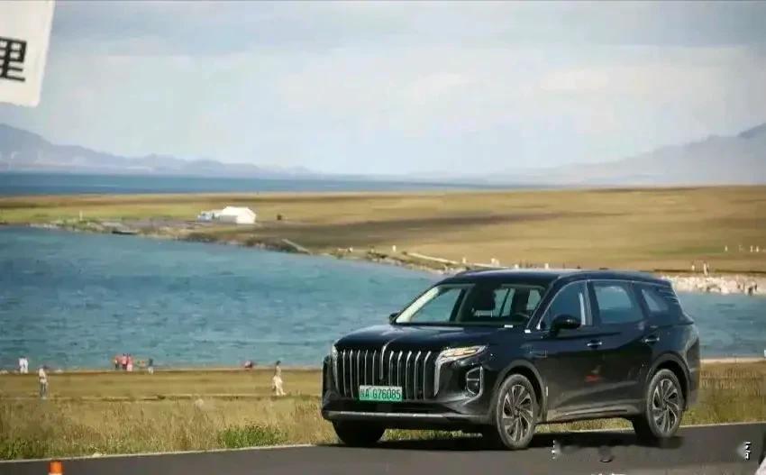 #头号新车#
红旗HS7PHEV，
超级混动智慧旗舰SUV，
一汽集团精心打造，