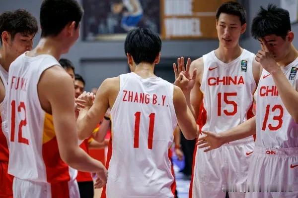 U17中国男篮未来主力，张博源，李悦州，郇（huan）斯楠，这届小伙子们打得很不