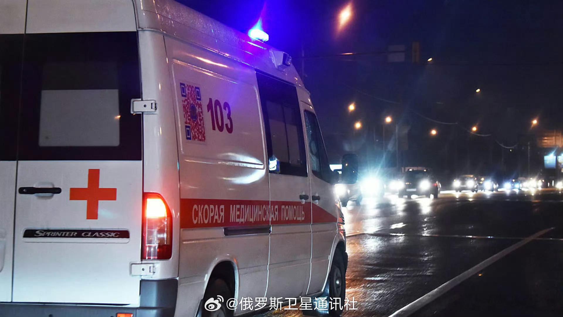 【乌军无人机袭击刻赤半岛致4死28伤】俄克里米亚共和国行政长官阿克肖诺夫在电报账