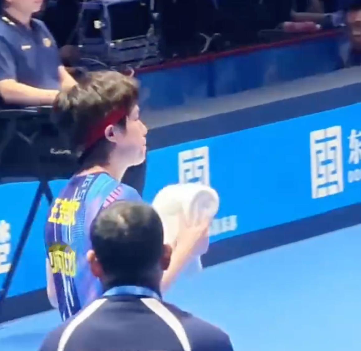 2-1爆冷打败王楚钦！送世界第一乒超第二败，这个张煜东到底是何方神圣？

在最新
