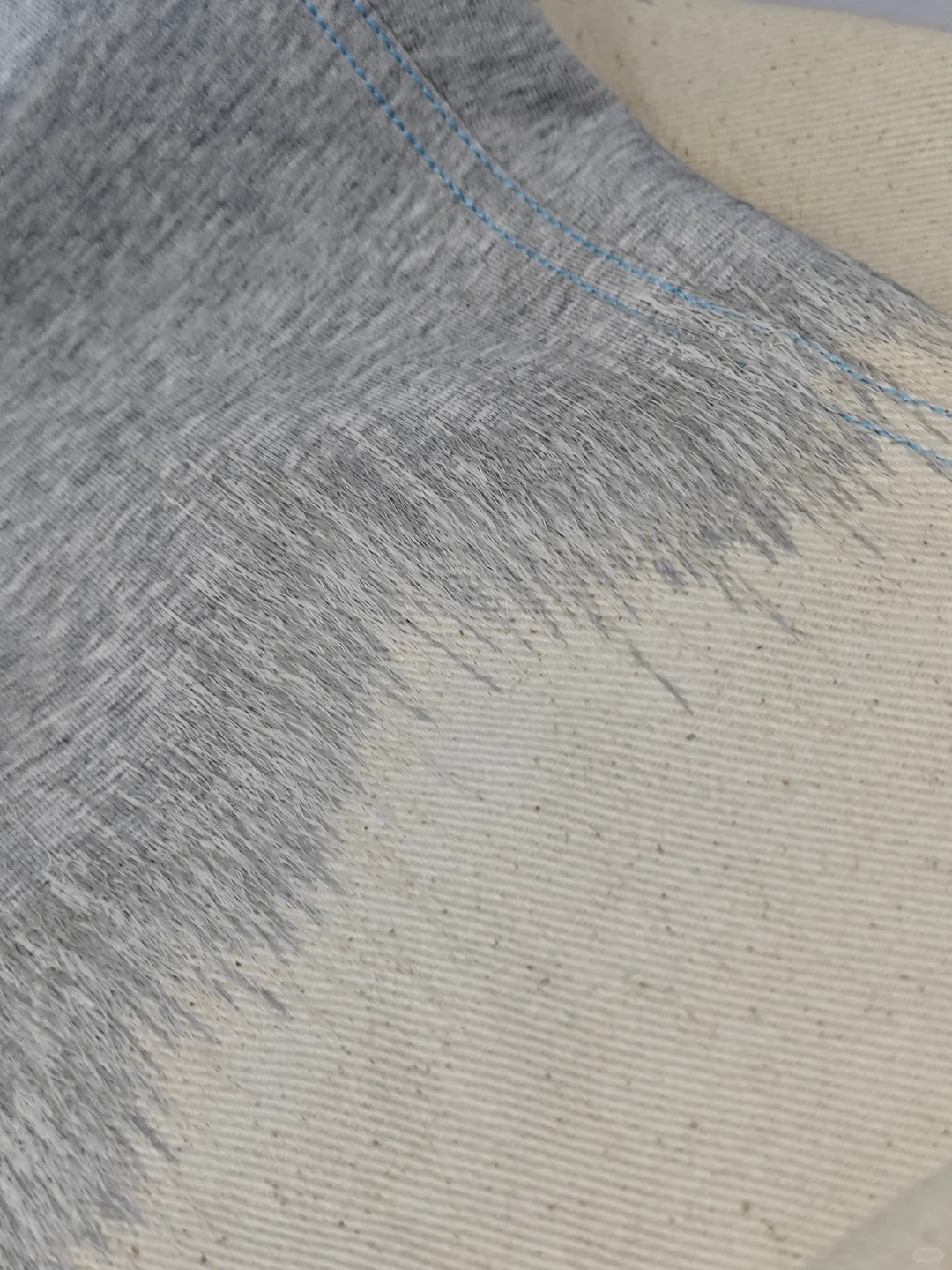 用刺繡來做無縫拼接