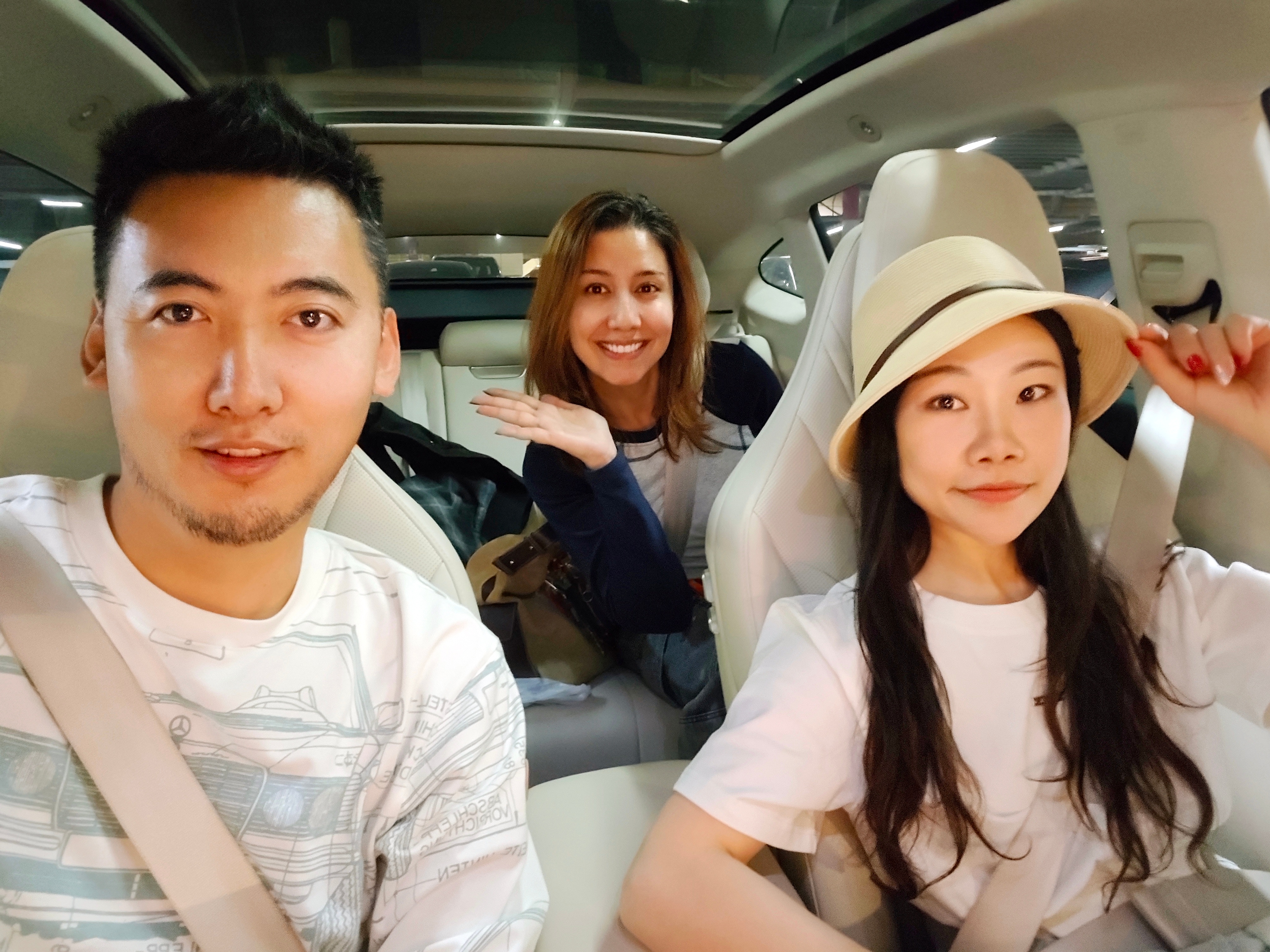 早啊，落地迪拜！智界R7到手~开启中东自驾之旅~第一站就是连夜从迪拜干到阿布扎比