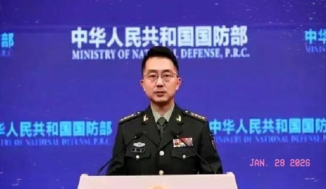 刷到一条消息，炸了！

国防部直接把话挑明了，满18岁的男青年，必须兵役登记，不