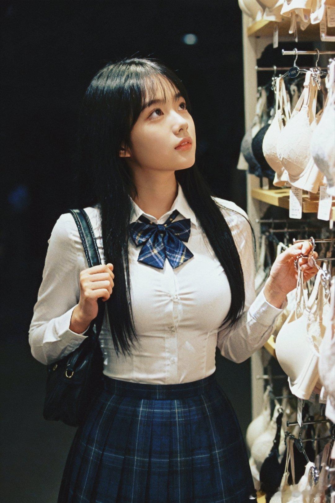 说实话，大🐻MM挑选内衣是个技术活是啊，时尚款式好多都是小罩杯的，唉😮‍💨