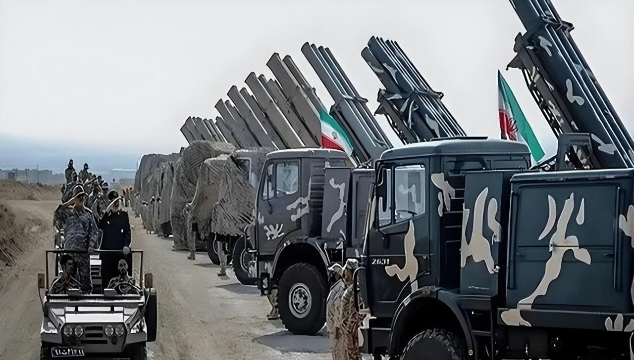 伊朗神操作！几十块颜料画骗炸美军天价导弹，百万美元炸出个大坑

咱们总觉得现代战