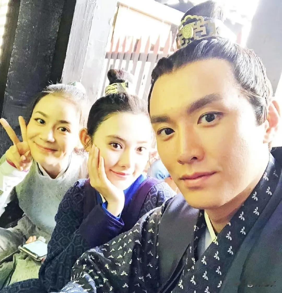 2025年才看《东宫》这部剧，感觉虐死了，不甘心又仔细二刷了剧，总体感觉改编的剧