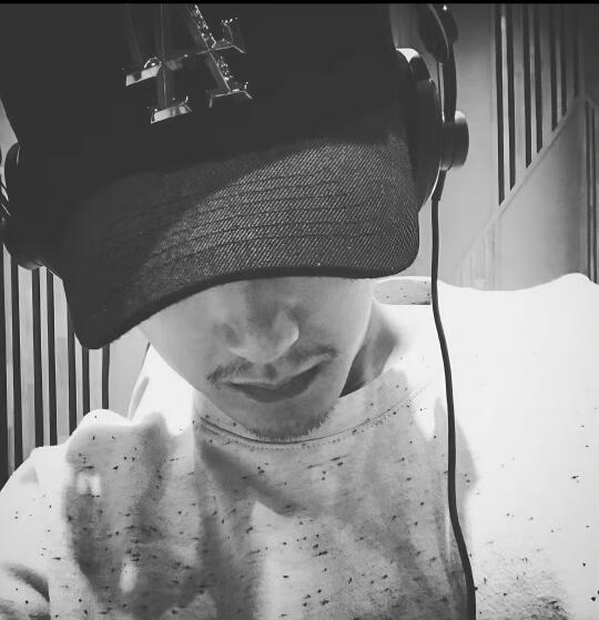 8天了，胡茬应该是这个长度，渣渣的，扎扎的