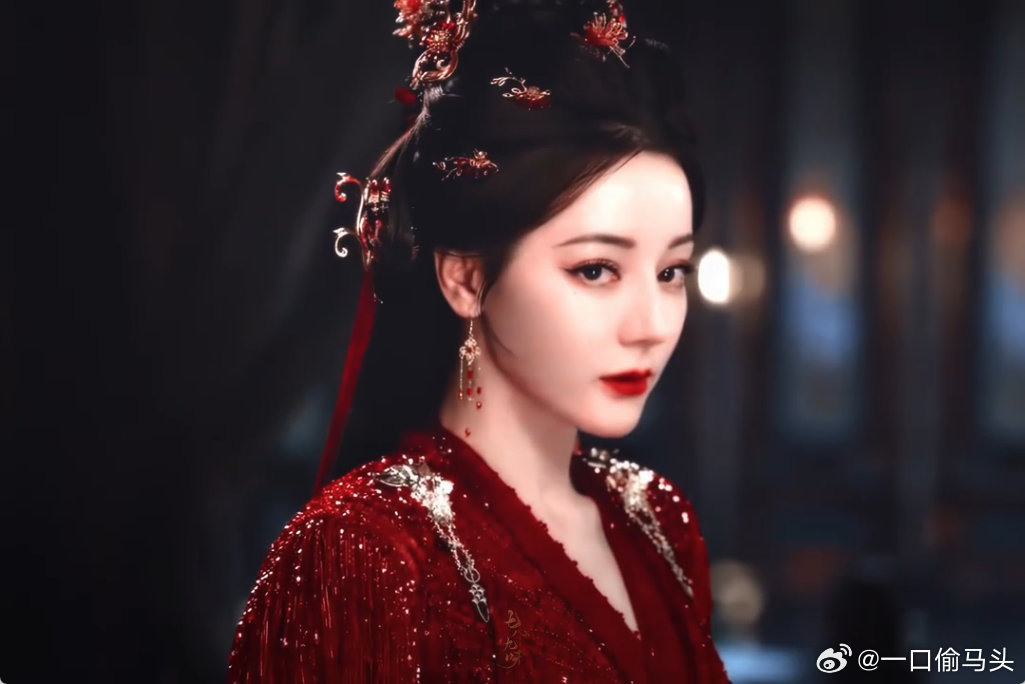 迪丽热巴好爽的反差感迪丽热巴把反差感演明白了热巴演反差感也太爽了吧！前一秒柔弱无