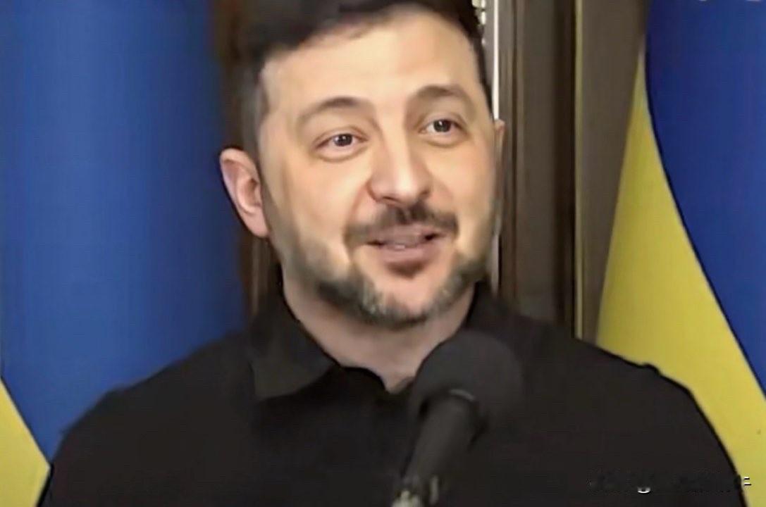 泽连斯基对美军抓捕马杜罗发表评论，他赞扬美国的斩首行动，称马杜罗为独裁者，同时，