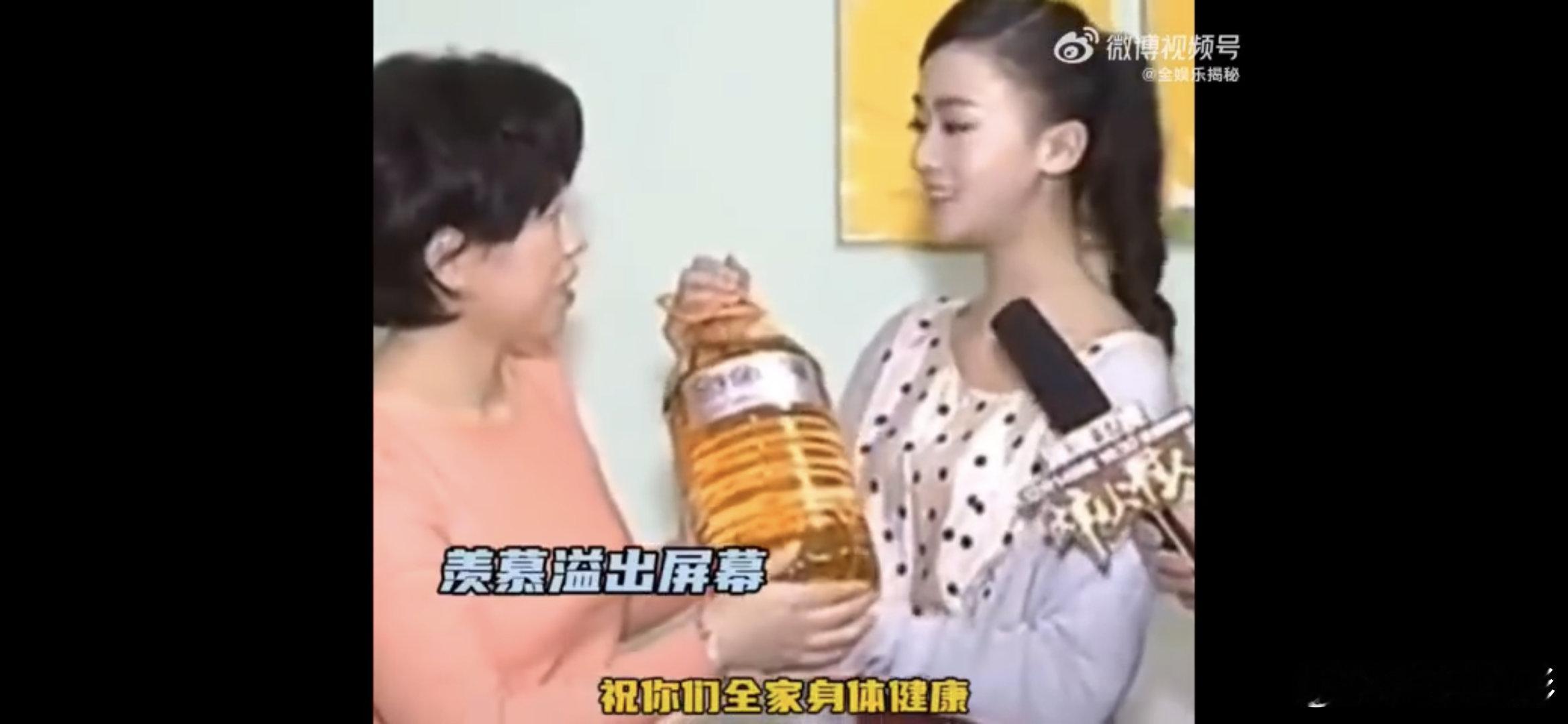 #吴谨言早期剧宣真朴实# 吴谨言的早期剧宣太接地气了吧，好喜欢这种完全零距离的剧