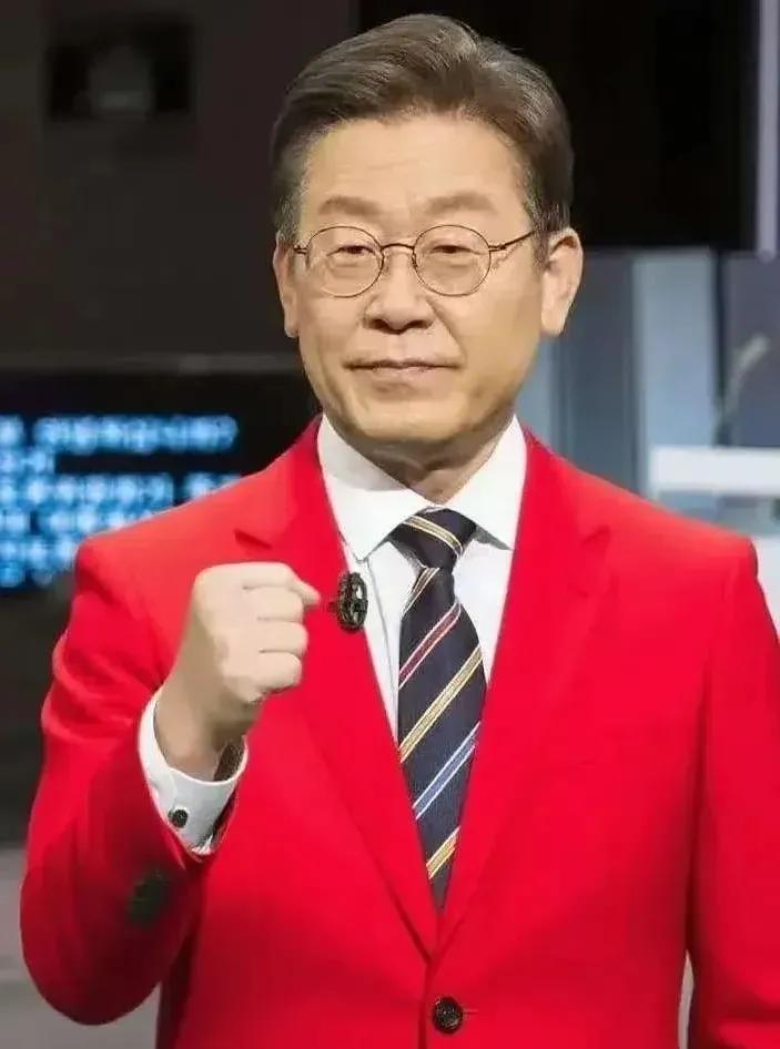 就在刚刚  
韩国突然宣布！  
8月26日，首尔天刚亮，大韩航空就甩出王炸：一