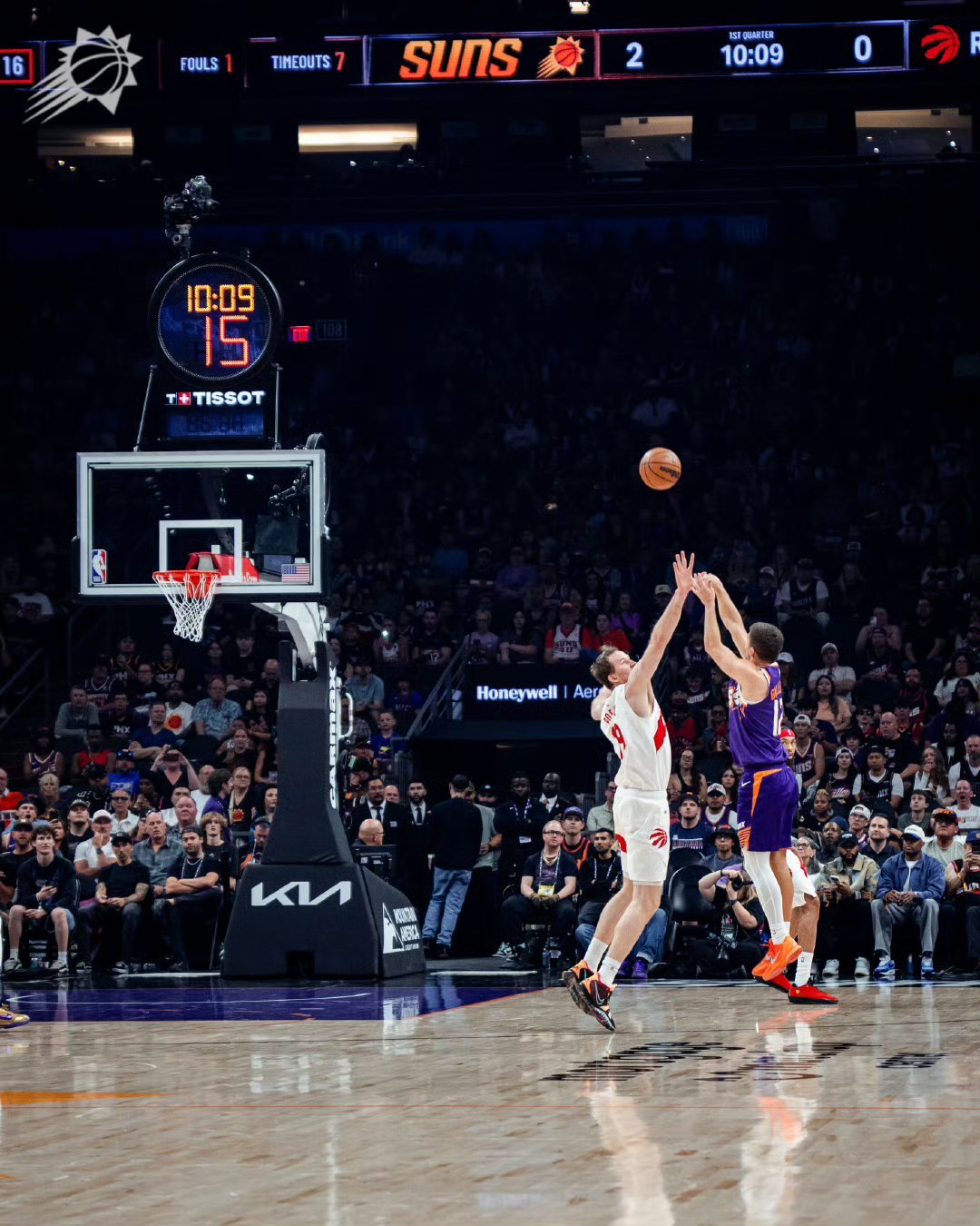 沙漠之城首节下起了三分雨六个人进了8个三分球猛龙vs太阳