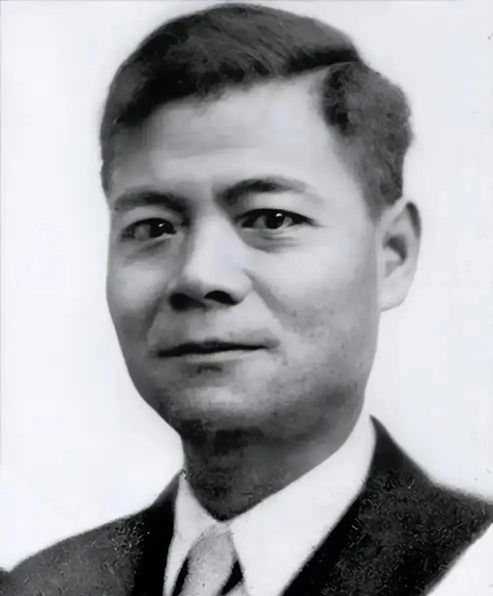 1943年，陈潭秋牺牲时，妻子王韵雪还在狱中。孩子出生后没有见过父亲，只能带着父
