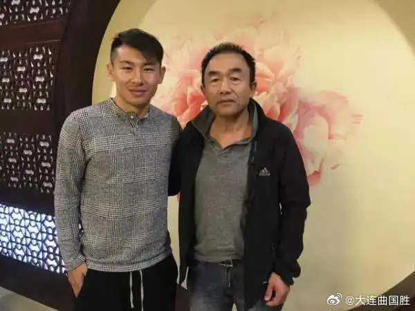 国足vs喀麦隆国足9分钟内连丢2球看了两场邵佳一国足系列赛，上一场2比0赢了库拉