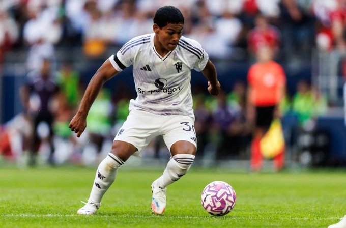 迭戈莱昂接受采访表示，他加盟曼联对他的祖国来说是一件大事，因为他期待着再次代表他