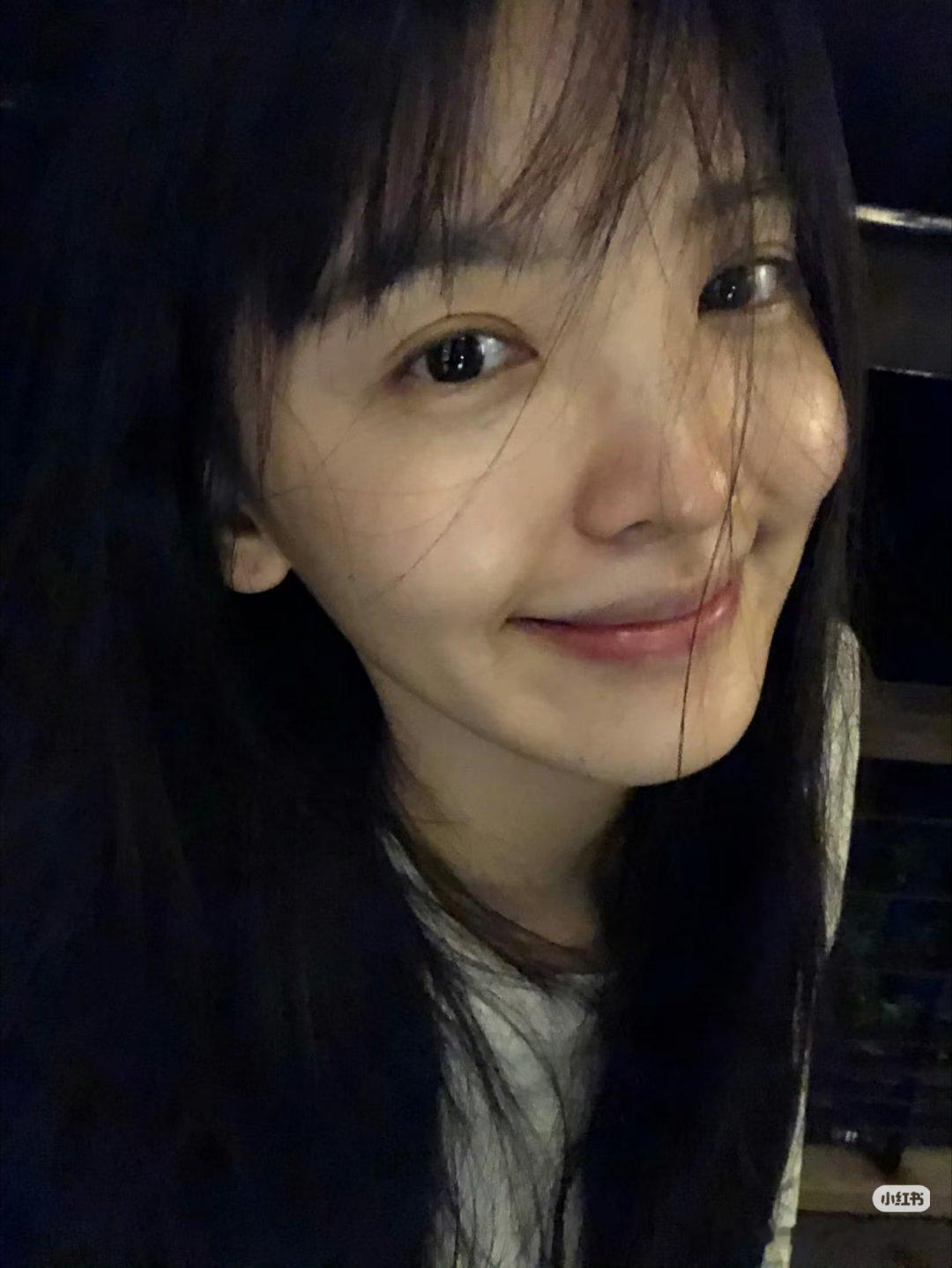 只会欺负章若楠没那么多粉丝，现在路人缘什么样了怎么还不谨言慎行啊，不懂，话说，章