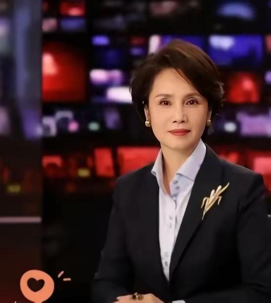 央视又出来了一位绝世美女
你们认识她吗？
她比海霞漂亮，她比李修平更加有女人味