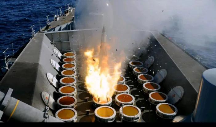 今年解放军新增超 700 个道德垂直发射单元，今年国内造船厂下水和服役 4 艘 