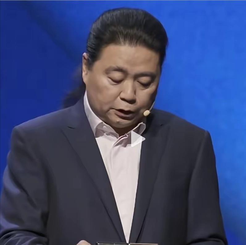 汪海林说的对，中国当代的文艺工作者，根子上就是小资产阶级，他们是没有文化的“文化