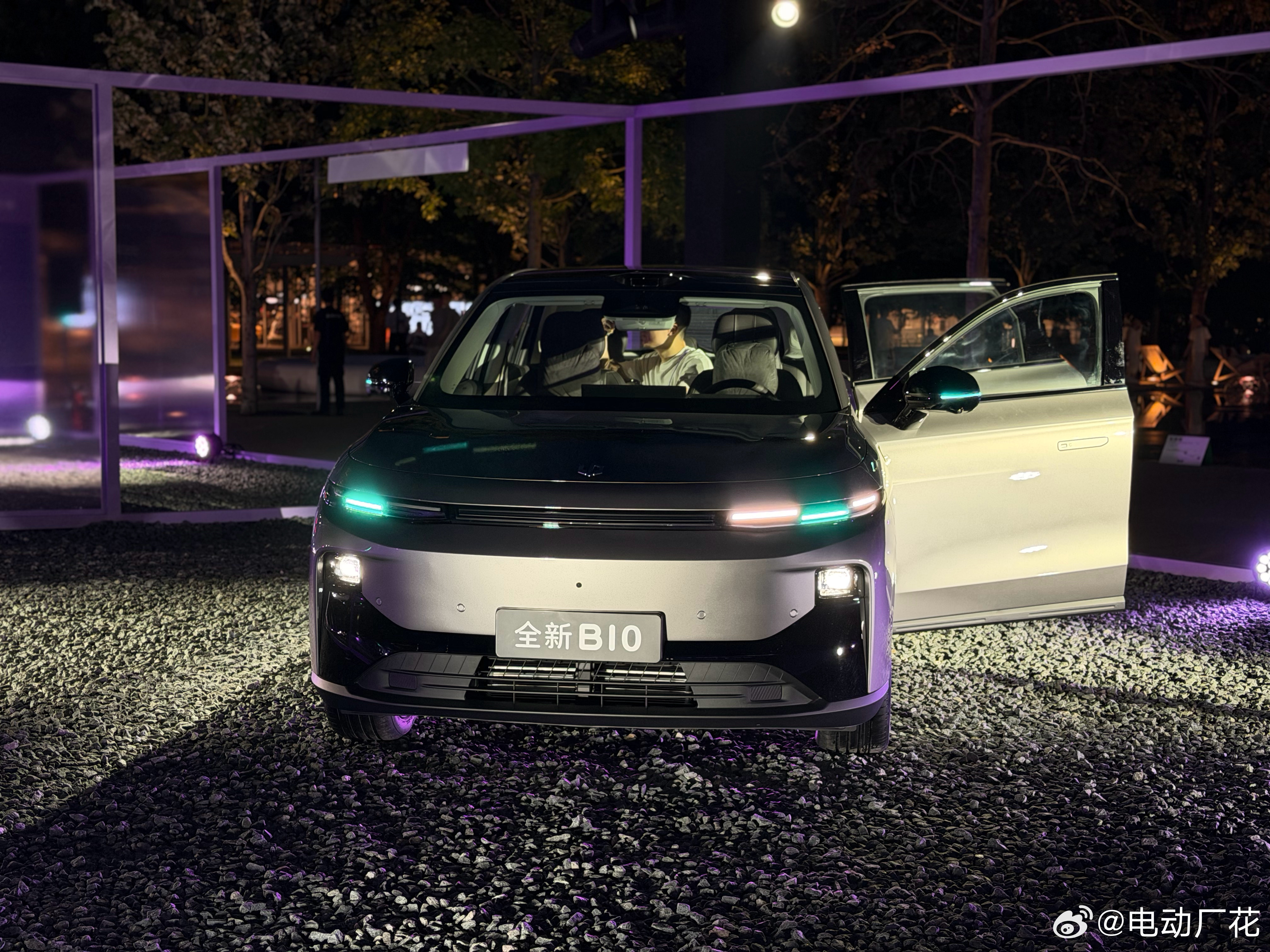 全新零跑B01和B10今天一起迎来焕新～10万级的价格20万级的续航50万级的配