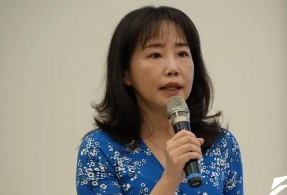 尹乃菁火力全开！当台湾青年亲眼见证神舟23号直冲云霄时，民进党还在自欺欺人，殊不
