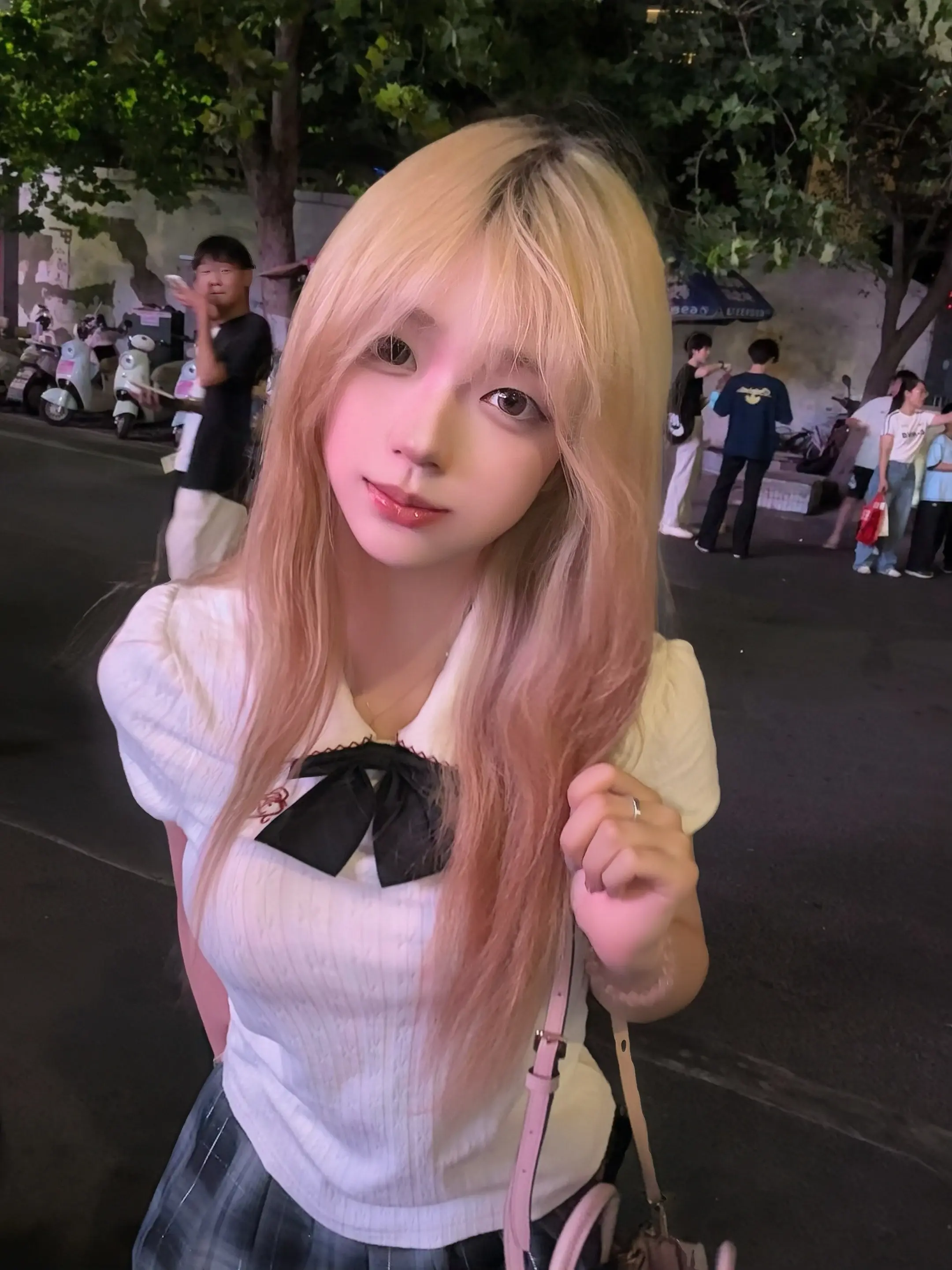 请你陪我晒月亮。
